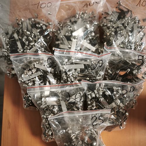 Lot de 575 clips à ressort 8mm
